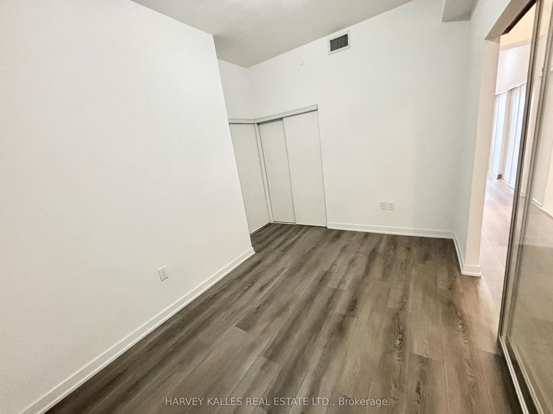 2433 Dufferin Street, #510, Toronto W, Toronto ON M6E 0B4