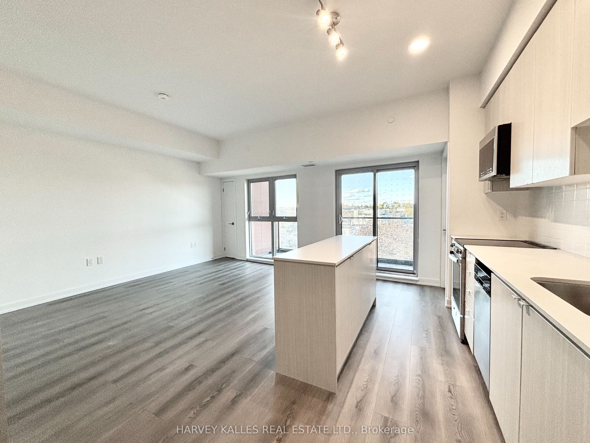 2433 Dufferin Street, #510, Toronto W, Toronto ON M6E 0B4