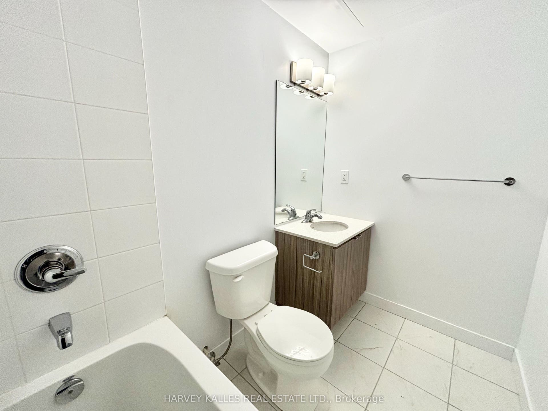 2433 Dufferin Street, #510, Toronto W, Toronto ON M6E 0B4