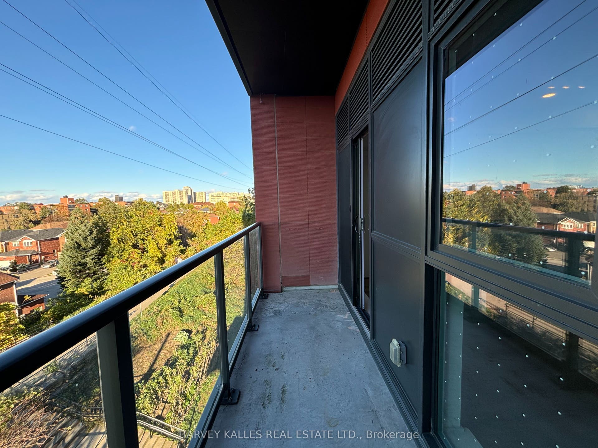 2433 Dufferin Street, #510, Toronto W, Toronto ON M6E 0B4