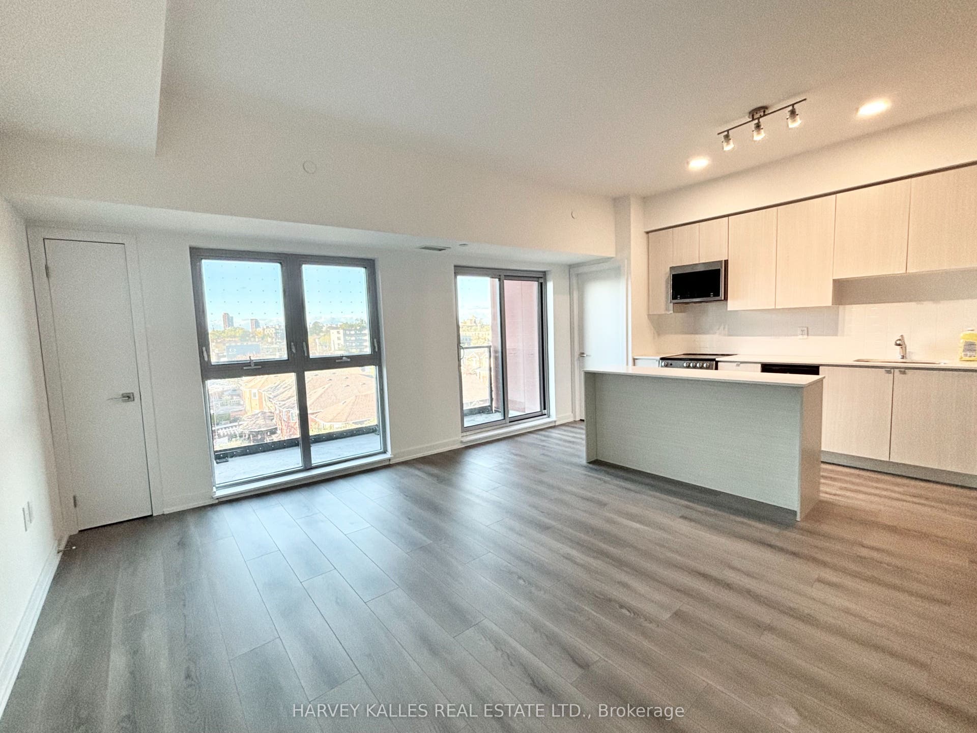 2433 Dufferin Street, #510, Toronto W, Toronto ON M6E 0B4