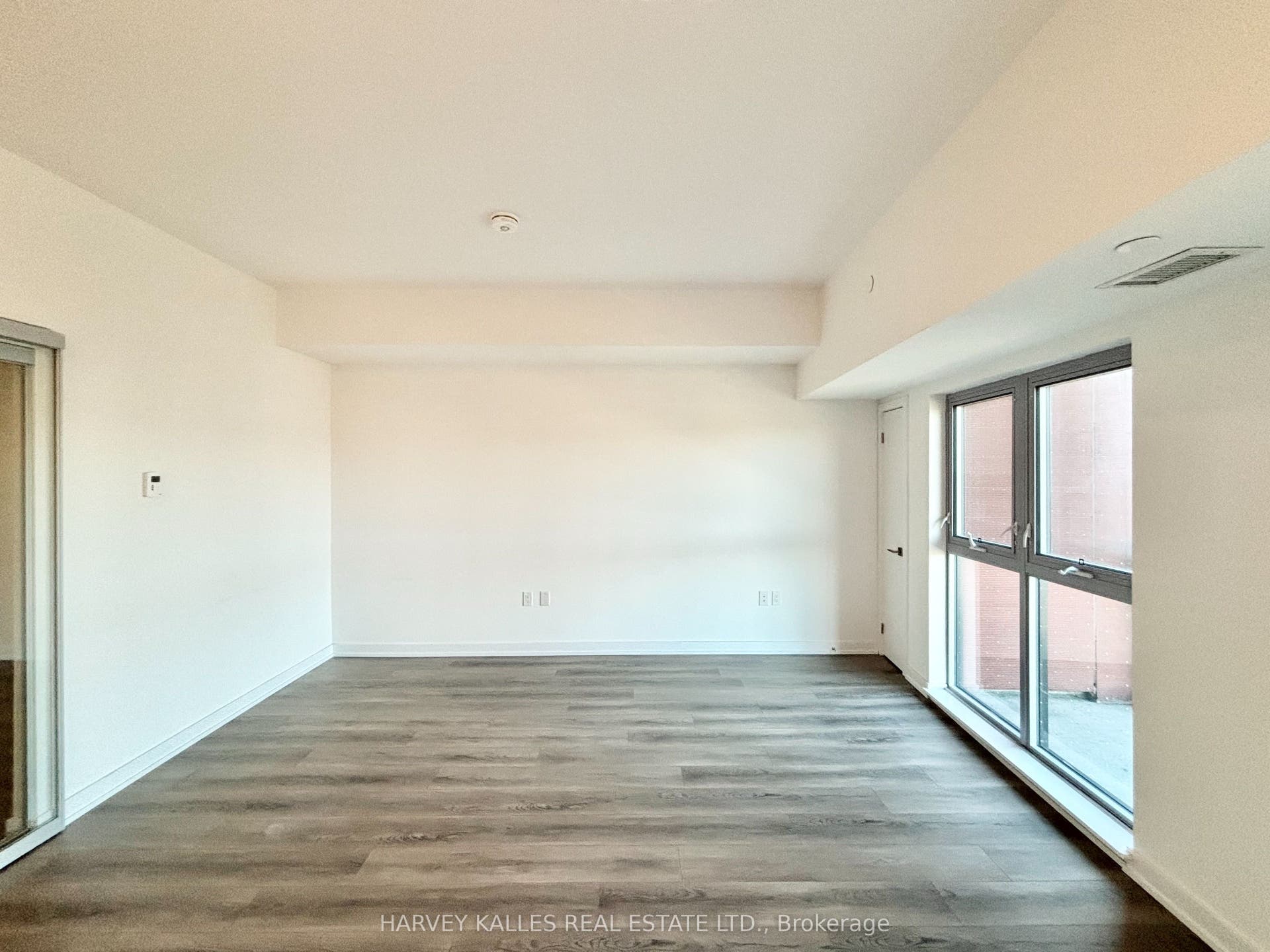 2433 Dufferin Street, #510, Toronto W, Toronto ON M6E 0B4