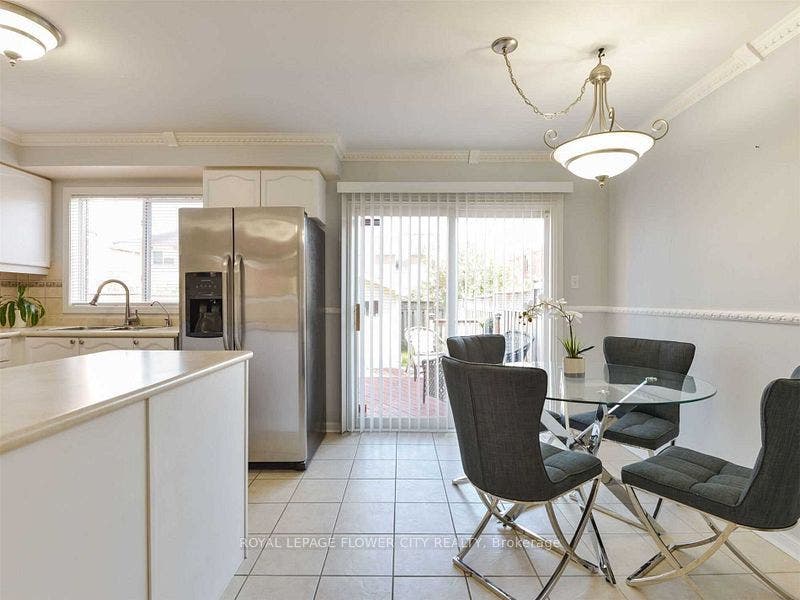 43 Garibaldi Drive, Brampton, Peel ON L6X 4Y7