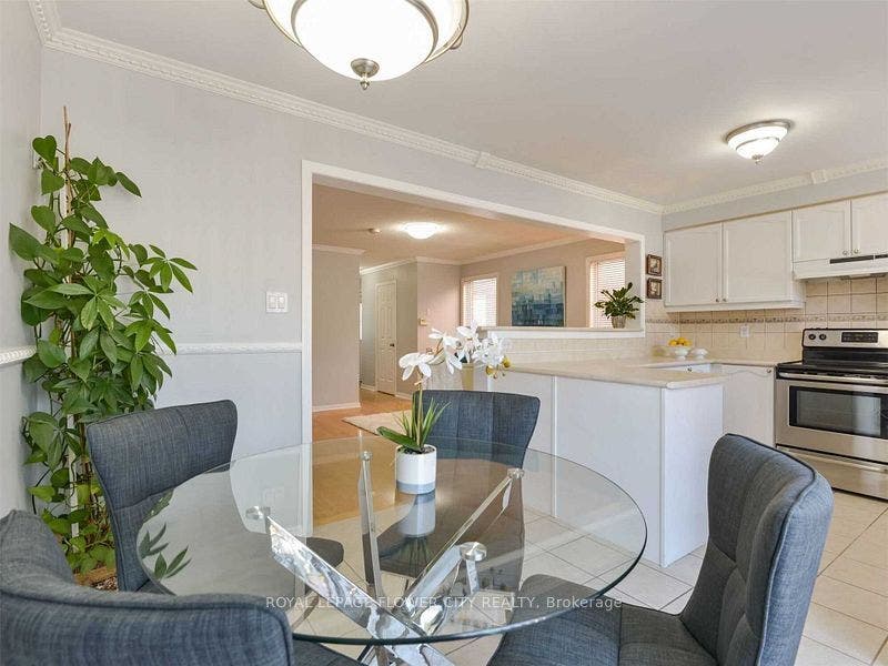 43 Garibaldi Drive, Brampton, Peel ON L6X 4Y7