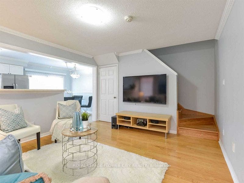 43 Garibaldi Drive, Brampton, Peel ON L6X 4Y7