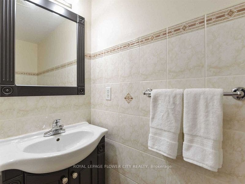 43 Garibaldi Drive, Brampton, Peel ON L6X 4Y7