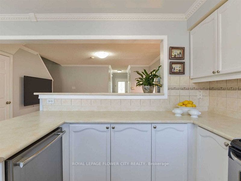 43 Garibaldi Drive, Brampton, Peel ON L6X 4Y7