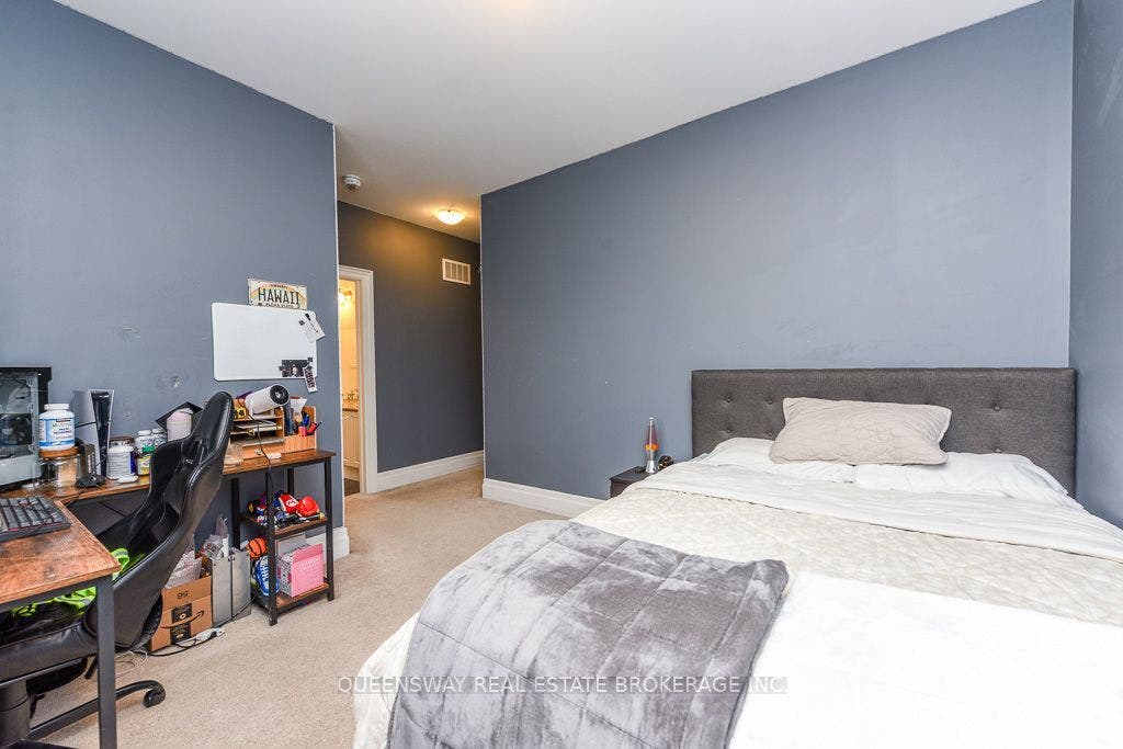 12 Love Court, Brampton, Peel ON L6P 4H6
