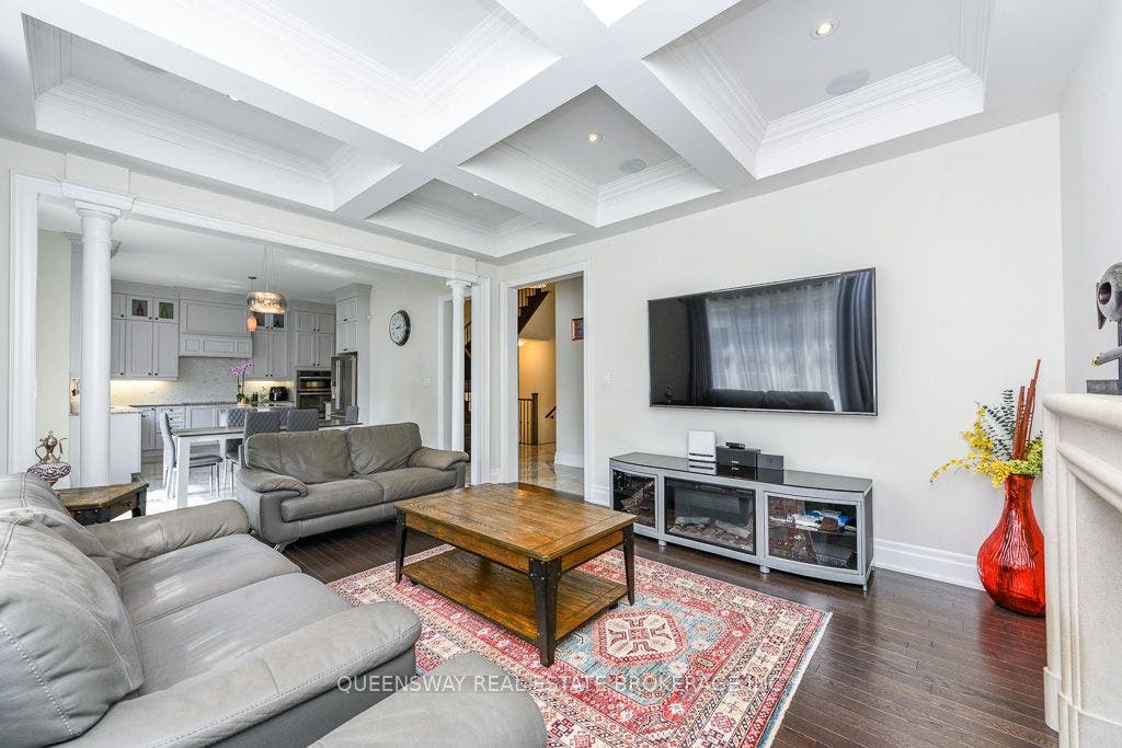 12 Love Court, Brampton, Peel ON L6P 4H6