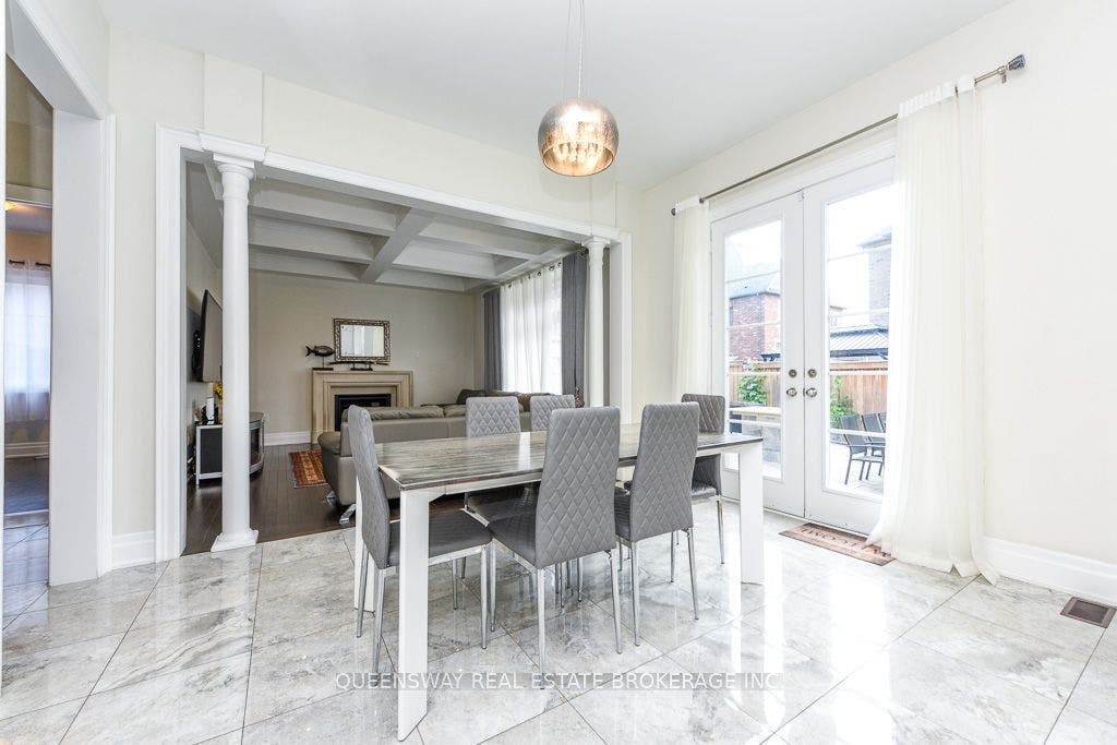12 Love Court, Brampton, Peel ON L6P 4H6