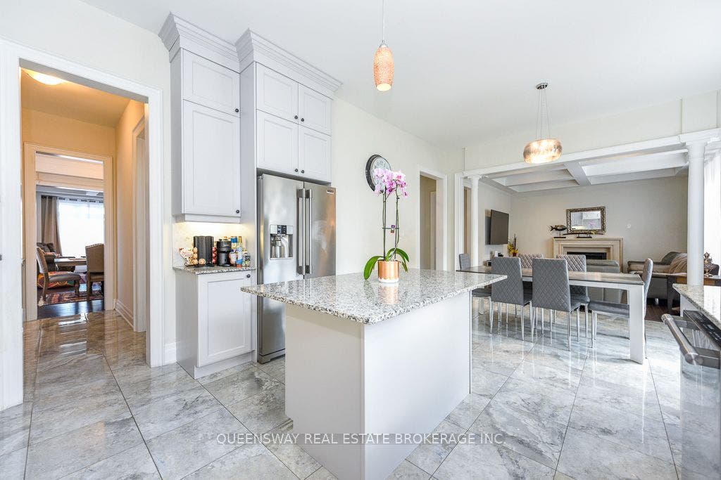 12 Love Court, Brampton, Peel ON L6P 4H6