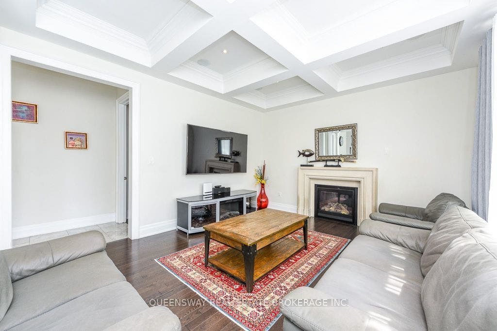 12 Love Court, Brampton, Peel ON L6P 4H6