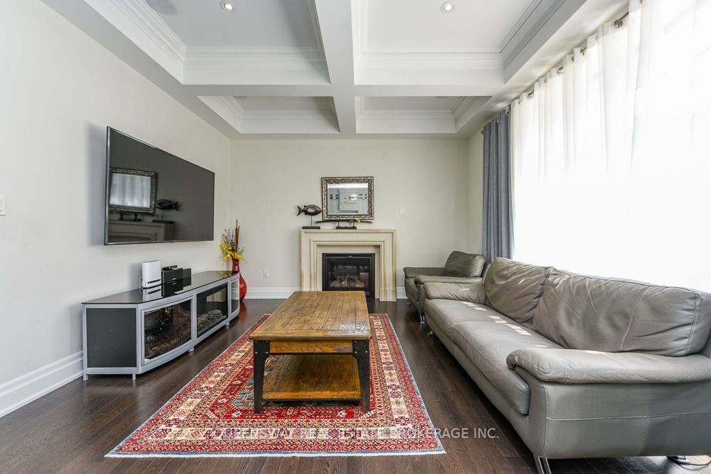 12 Love Court, Brampton, Peel ON L6P 4H6