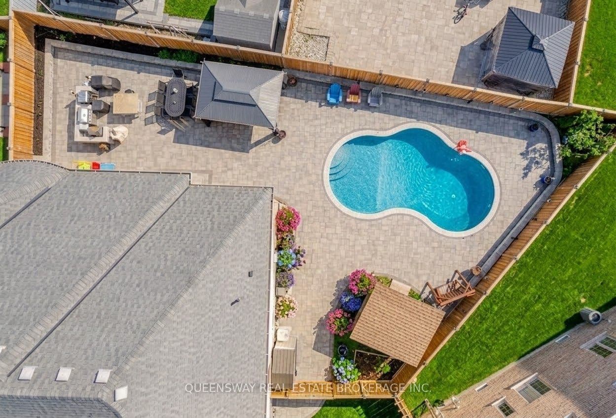 12 Love Court, Brampton, Peel ON L6P 4H6
