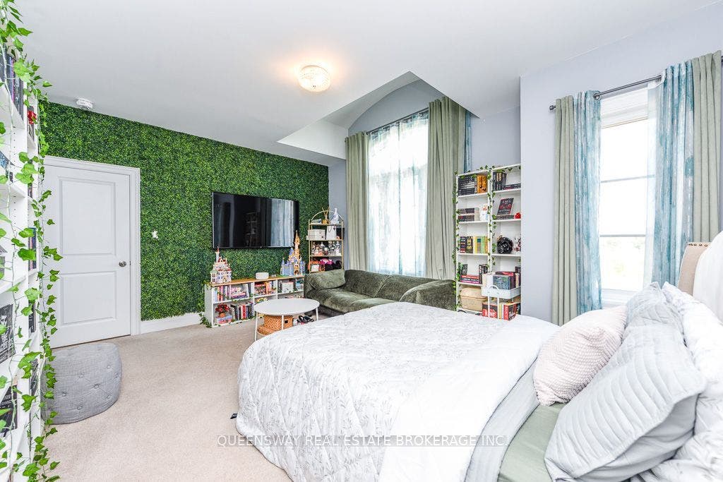 12 Love Court, Brampton, Peel ON L6P 4H6