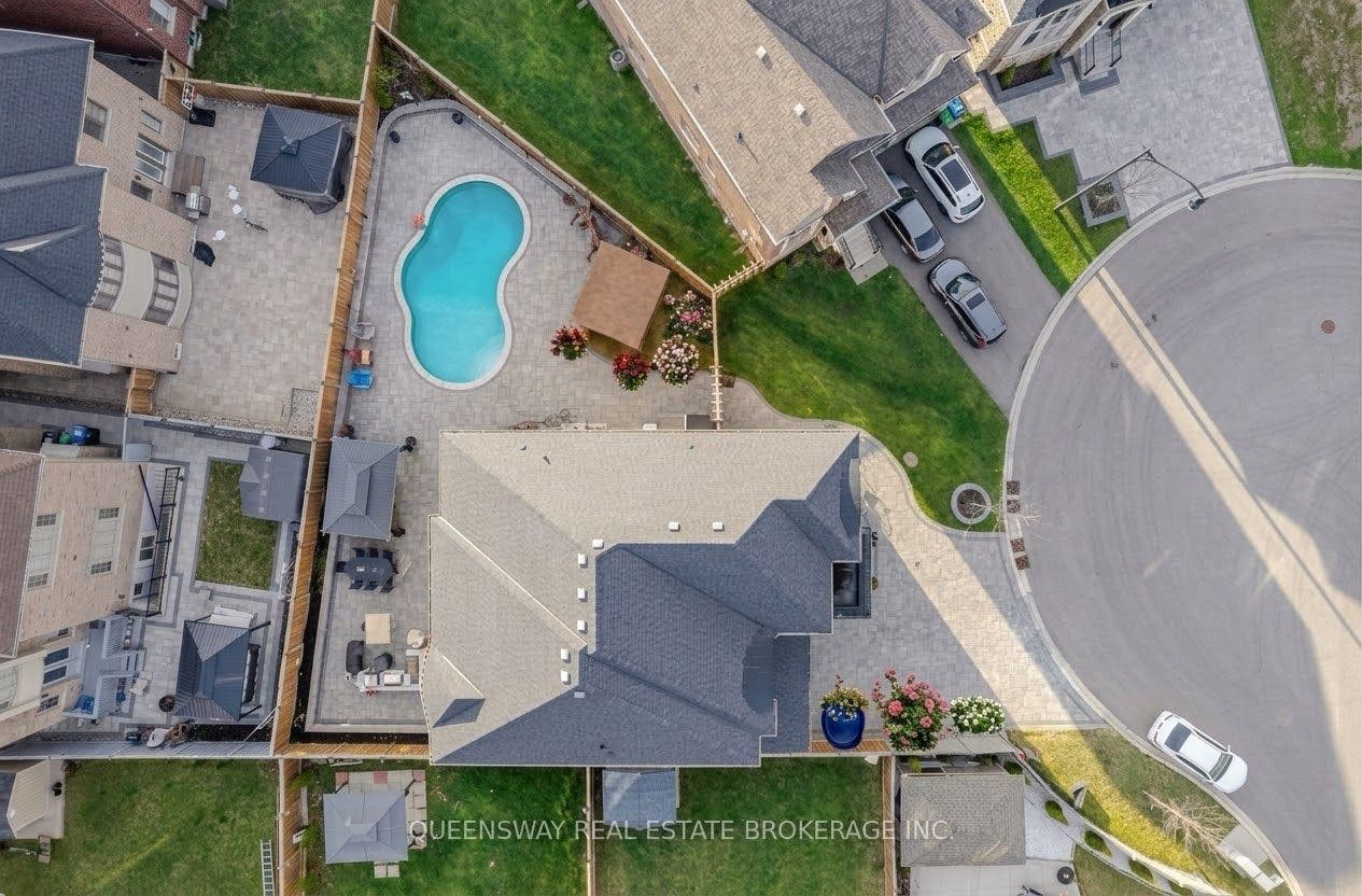 12 Love Court, Brampton, Peel ON L6P 4H6