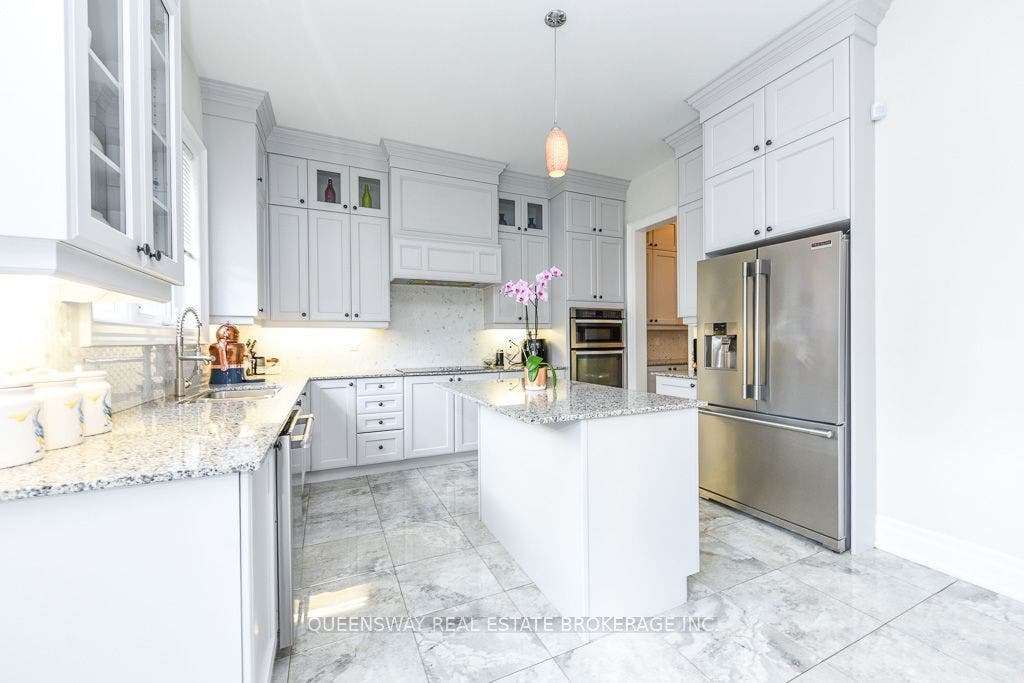 12 Love Court, Brampton, Peel ON L6P 4H6