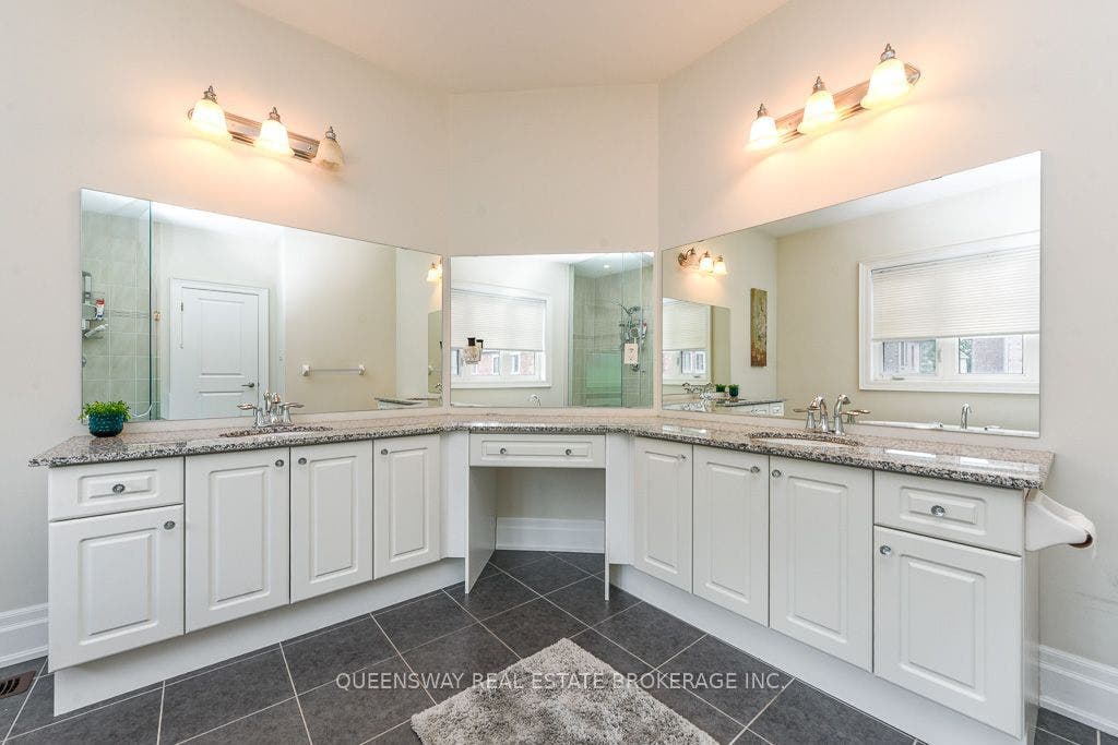 12 Love Court, Brampton, Peel ON L6P 4H6