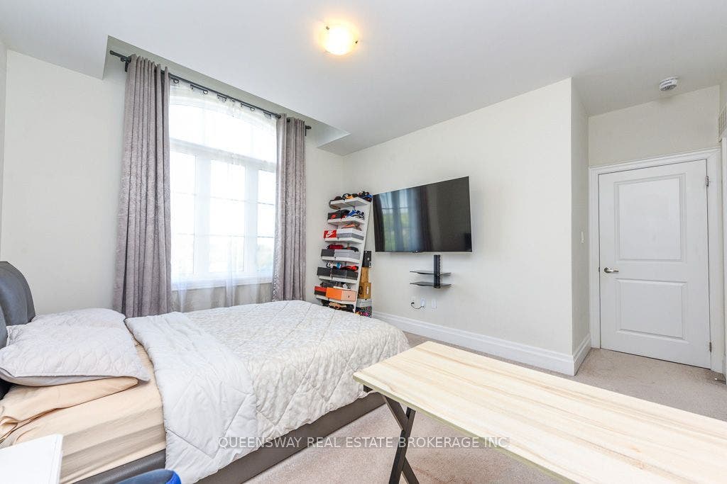 12 Love Court, Brampton, Peel ON L6P 4H6