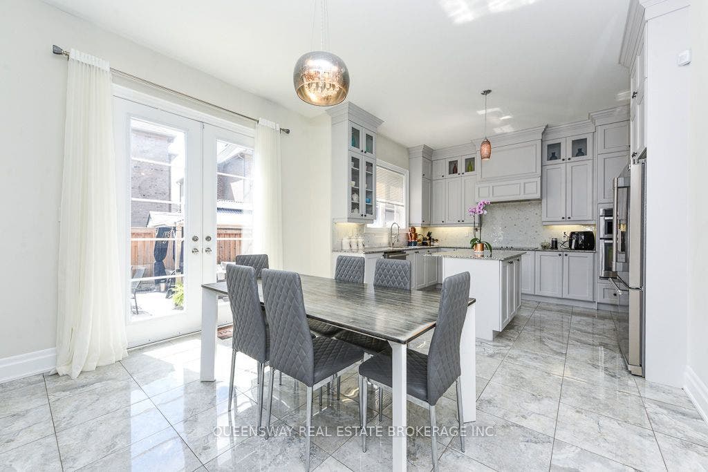 12 Love Court, Brampton, Peel ON L6P 4H6