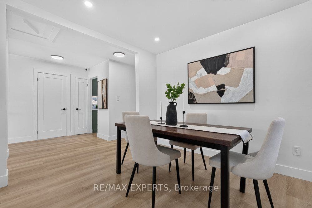 23 Collingdale Road, Toronto W10, Toronto W, Toronto ON M9V 3R2