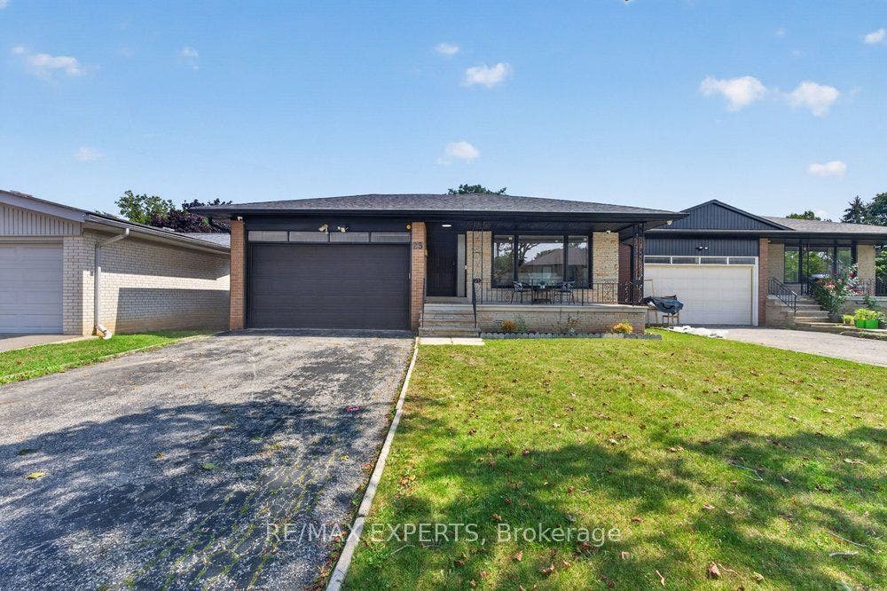 23 Collingdale Road, Toronto W10, Toronto W, Toronto ON M9V 3R2