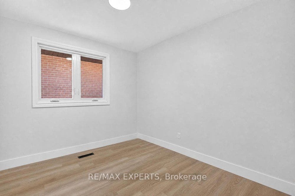 23 Collingdale Road, Toronto W10, Toronto W, Toronto ON M9V 3R2