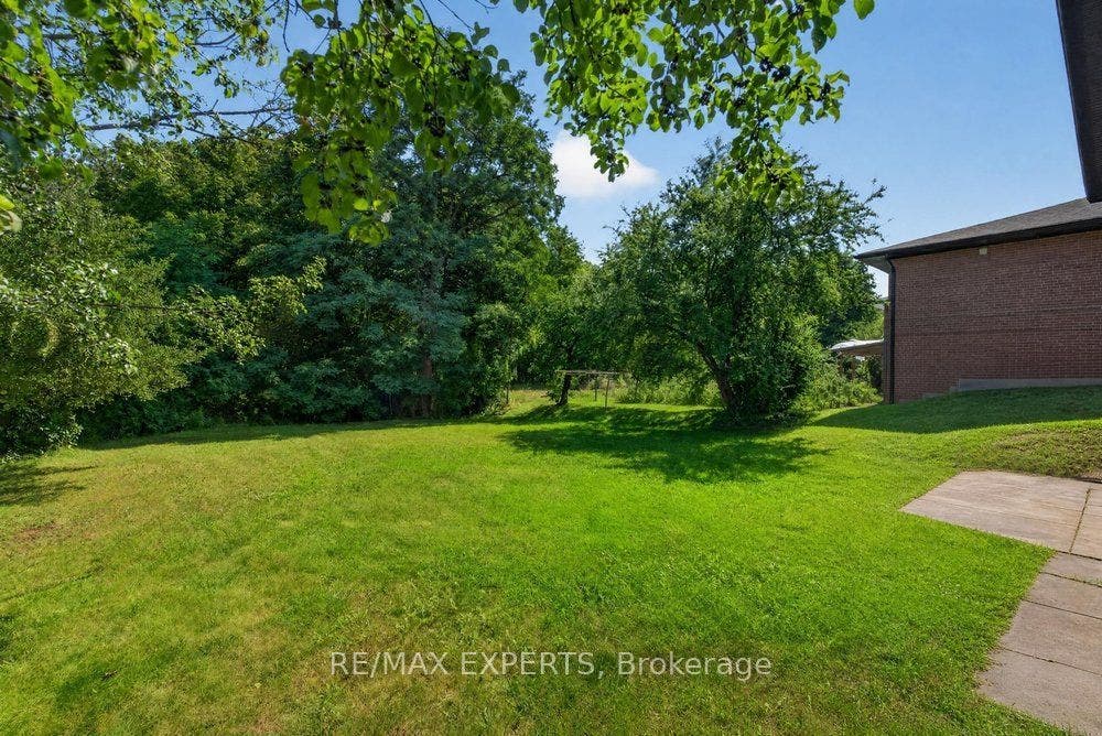 23 Collingdale Road, Toronto W10, Toronto W, Toronto ON M9V 3R2