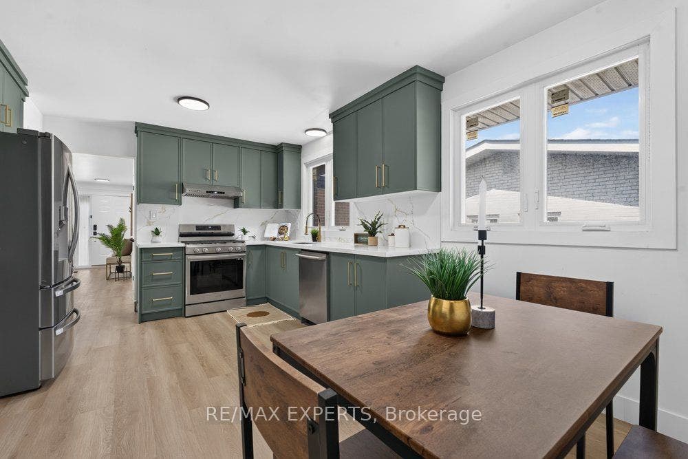 23 Collingdale Road, Toronto W10, Toronto W, Toronto ON M9V 3R2