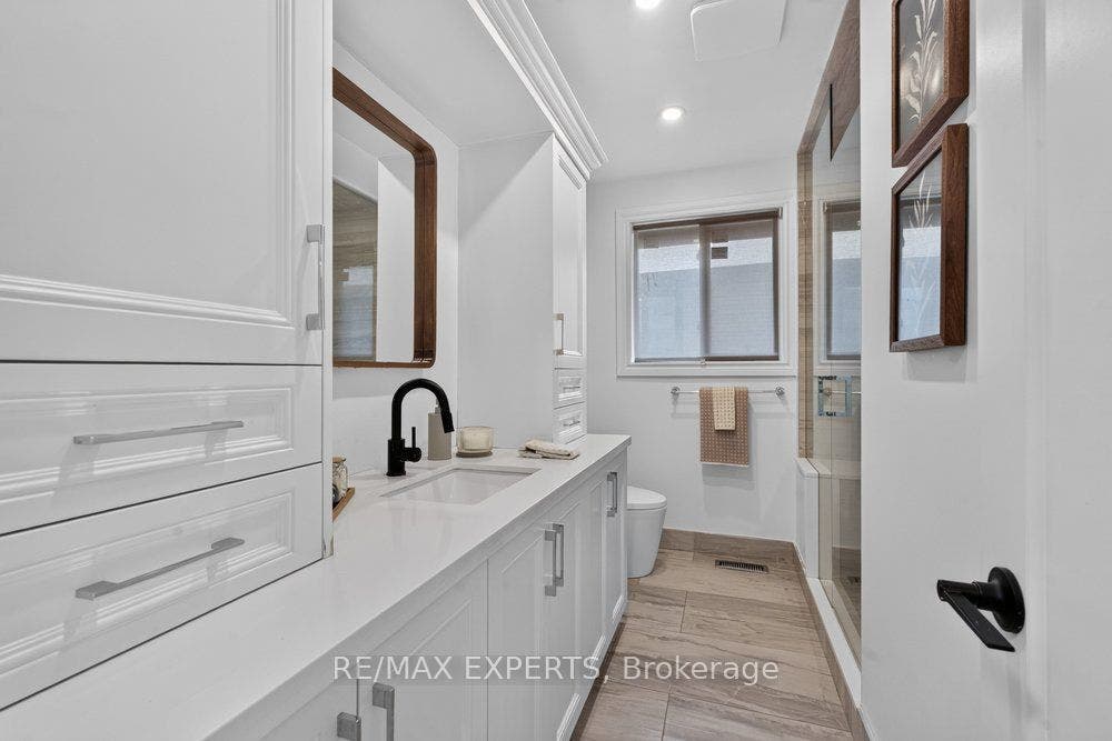 23 Collingdale Road, Toronto W10, Toronto W, Toronto ON M9V 3R2