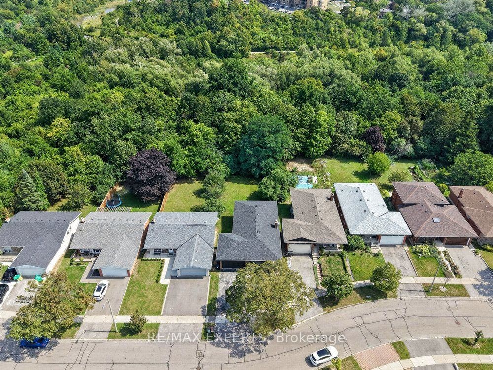 23 Collingdale Road, Toronto W10, Toronto W, Toronto ON M9V 3R2