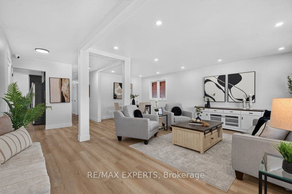 23 Collingdale Road, Toronto W10, Toronto W, Toronto ON M9V 3R2