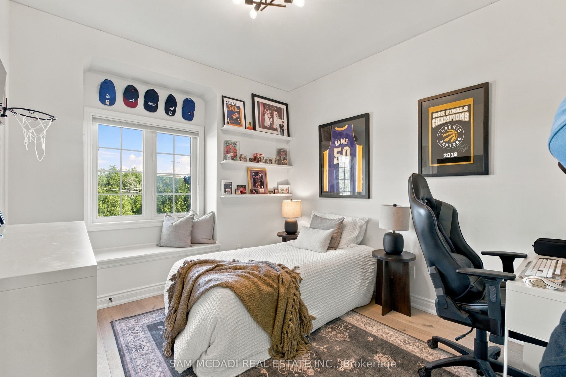25 Premium Way, Mississauga, Peel ON L5B 1A1