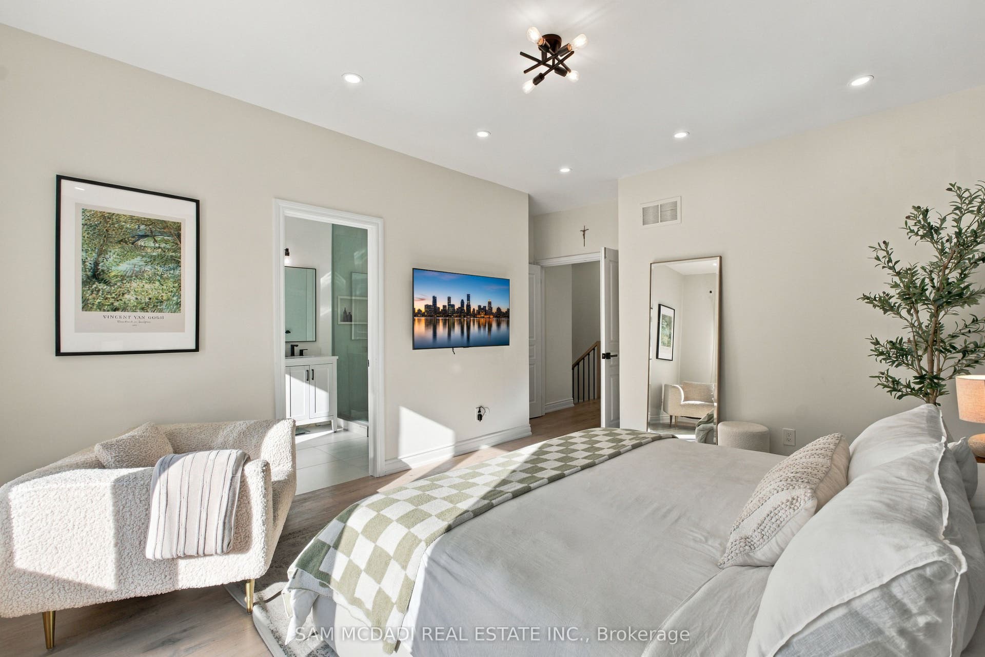 25 Premium Way, Mississauga, Peel ON L5B 1A1