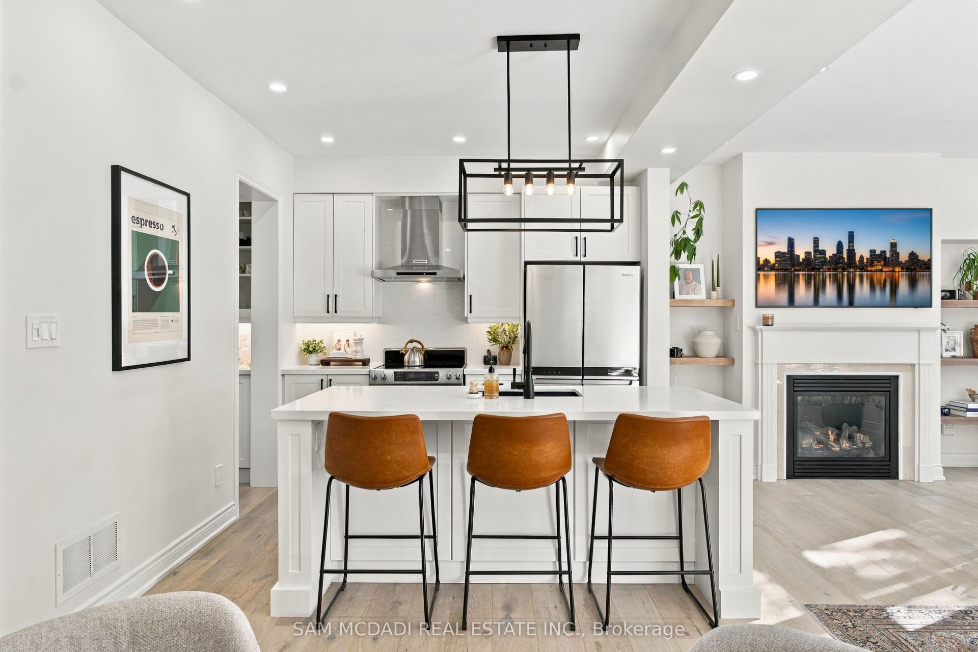 25 Premium Way, Mississauga, Peel ON L5B 1A1