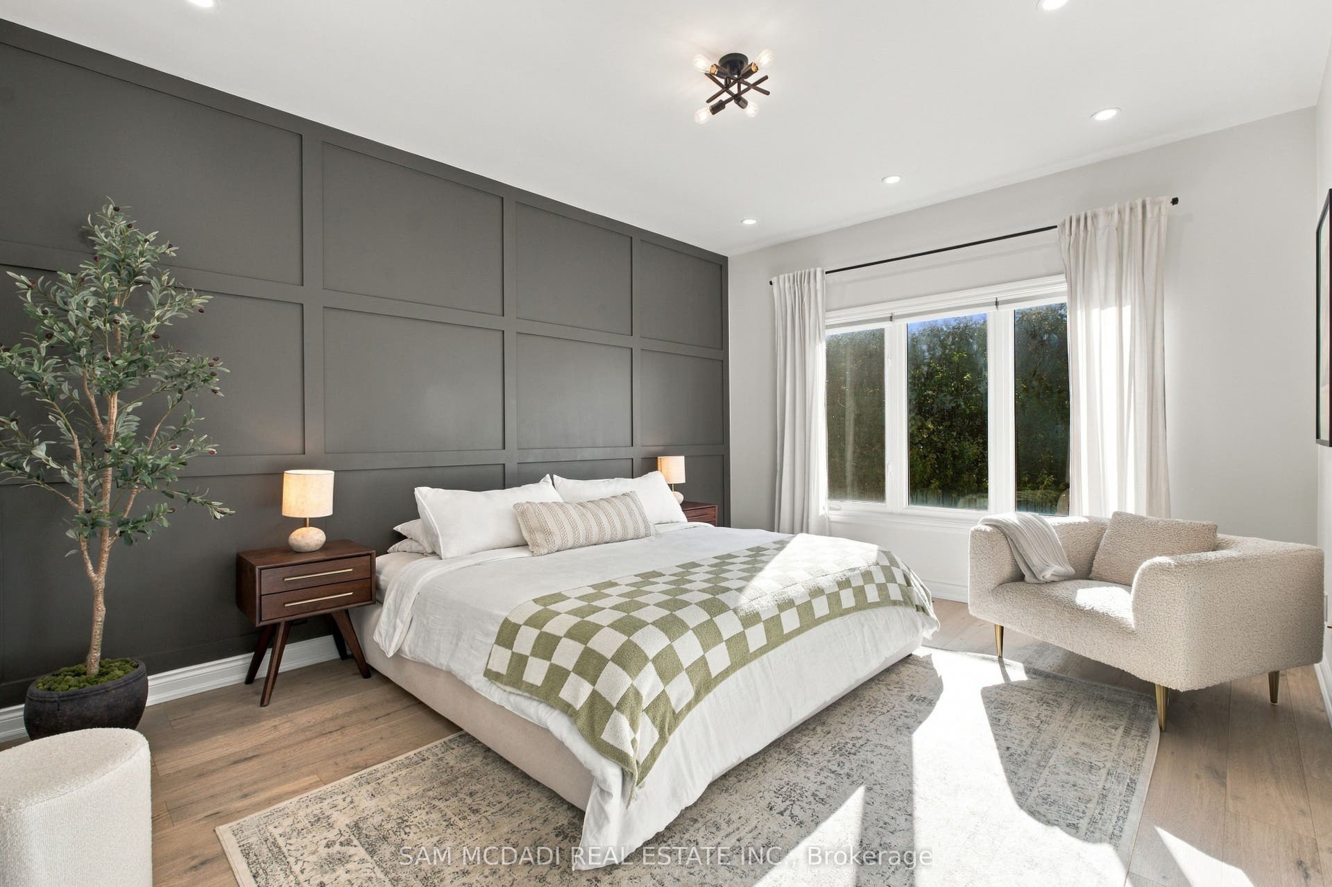25 Premium Way, Mississauga, Peel ON L5B 1A1