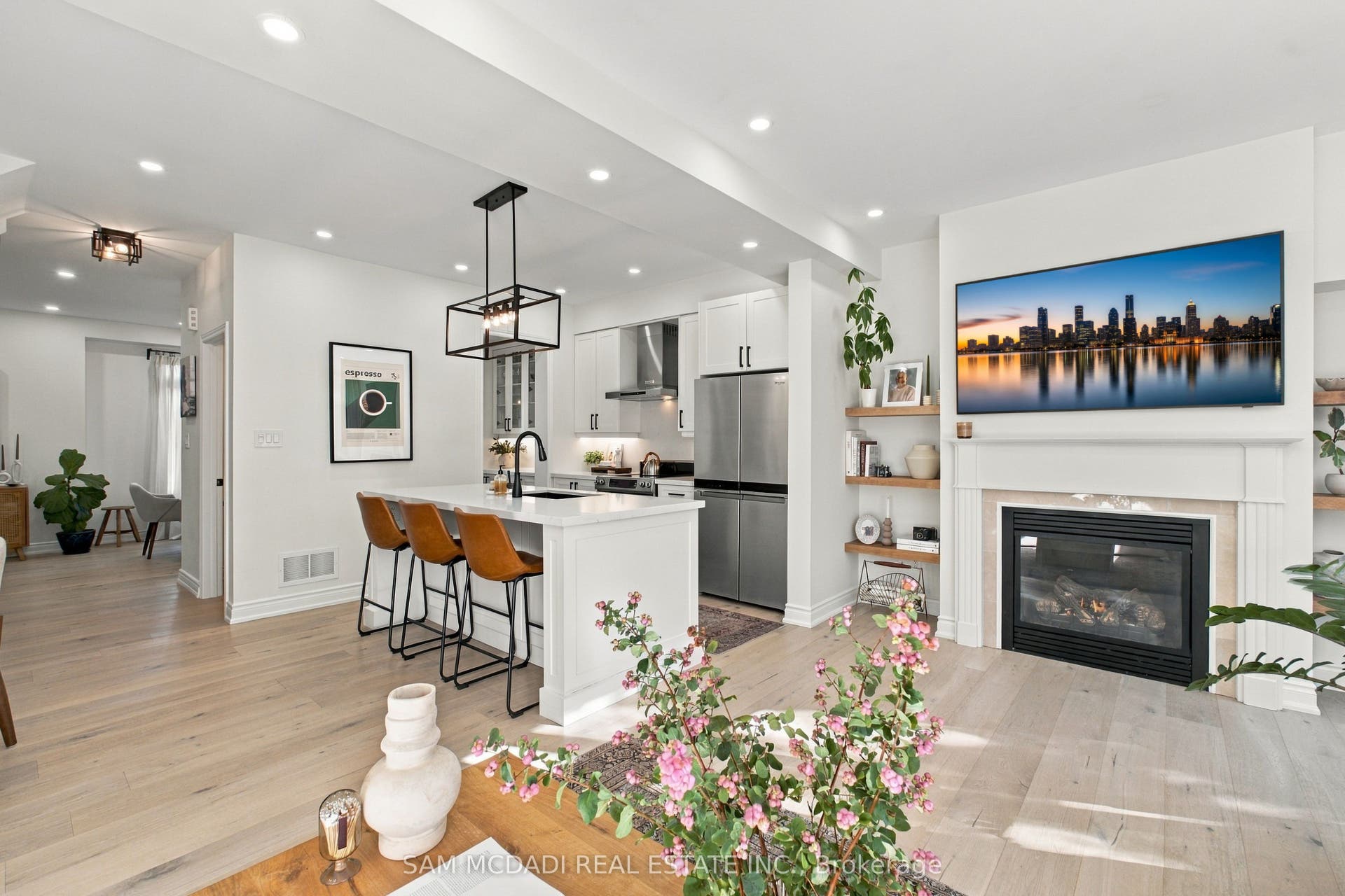 25 Premium Way, Mississauga, Peel ON L5B 1A1