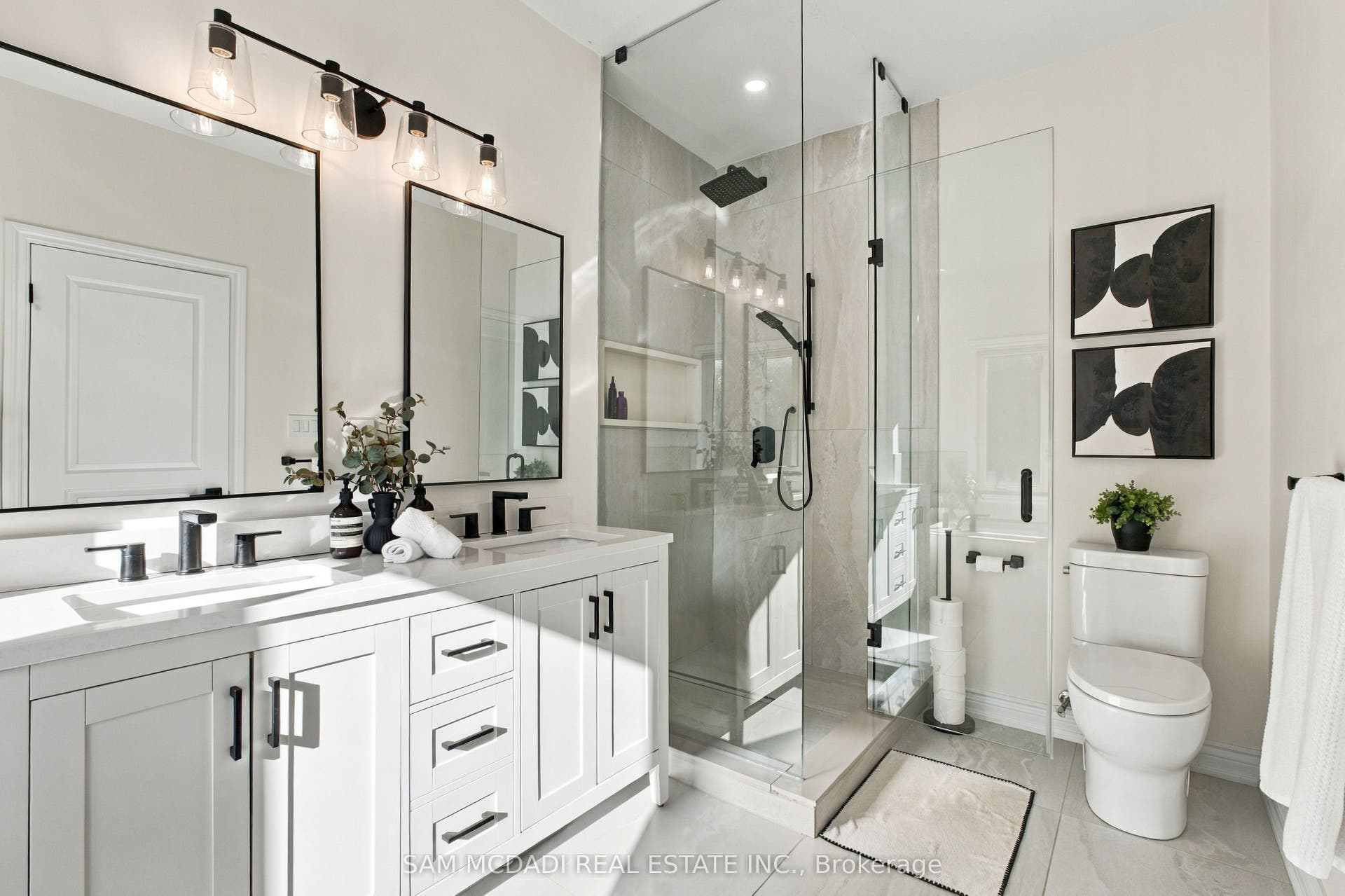 25 Premium Way, Mississauga, Peel ON L5B 1A1
