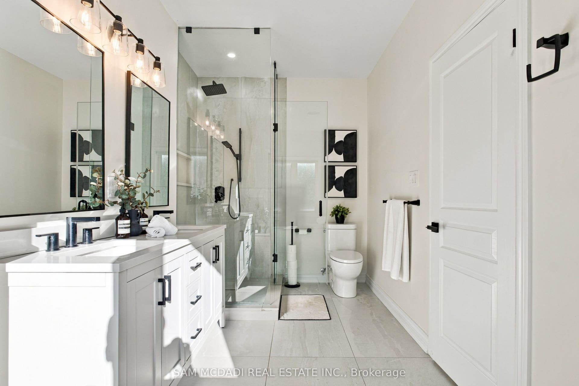 25 Premium Way, Mississauga, Peel ON L5B 1A1