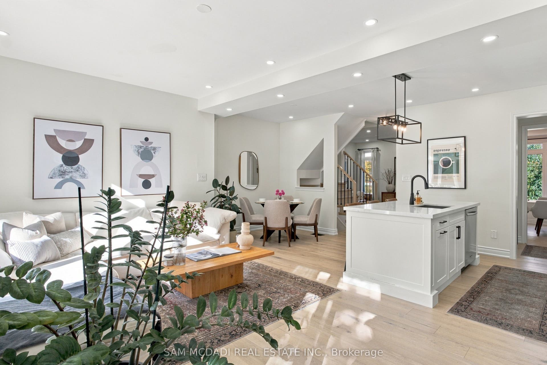 25 Premium Way, Mississauga, Peel ON L5B 1A1