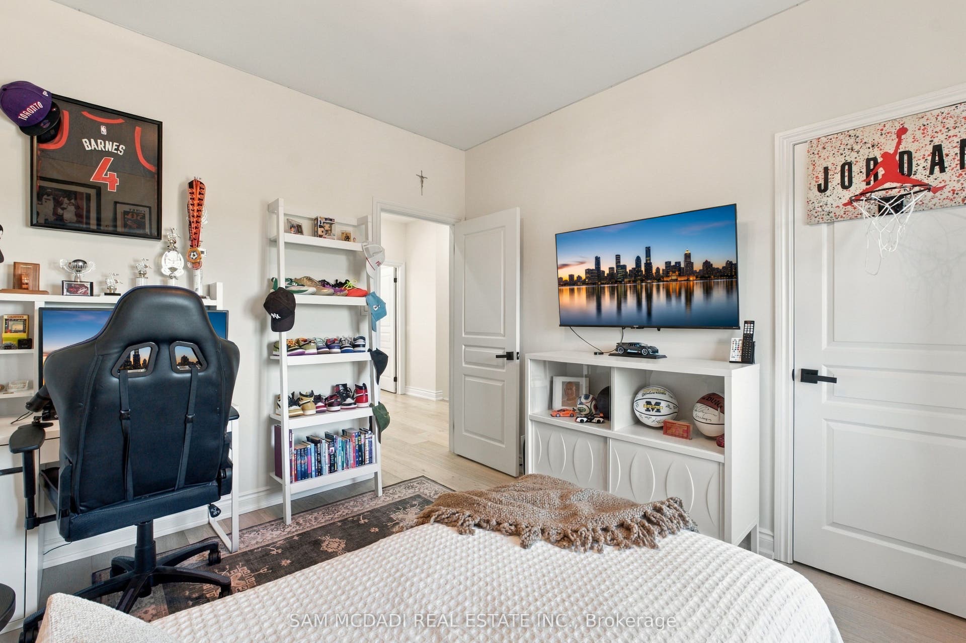 25 Premium Way, Mississauga, Peel ON L5B 1A1