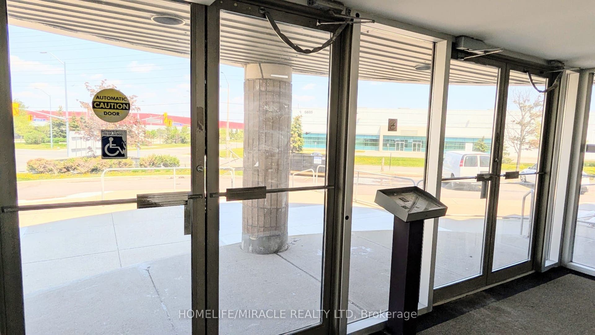 6660 Kennedy Road, #203, Mississauga, Peel ON L5T 2M9