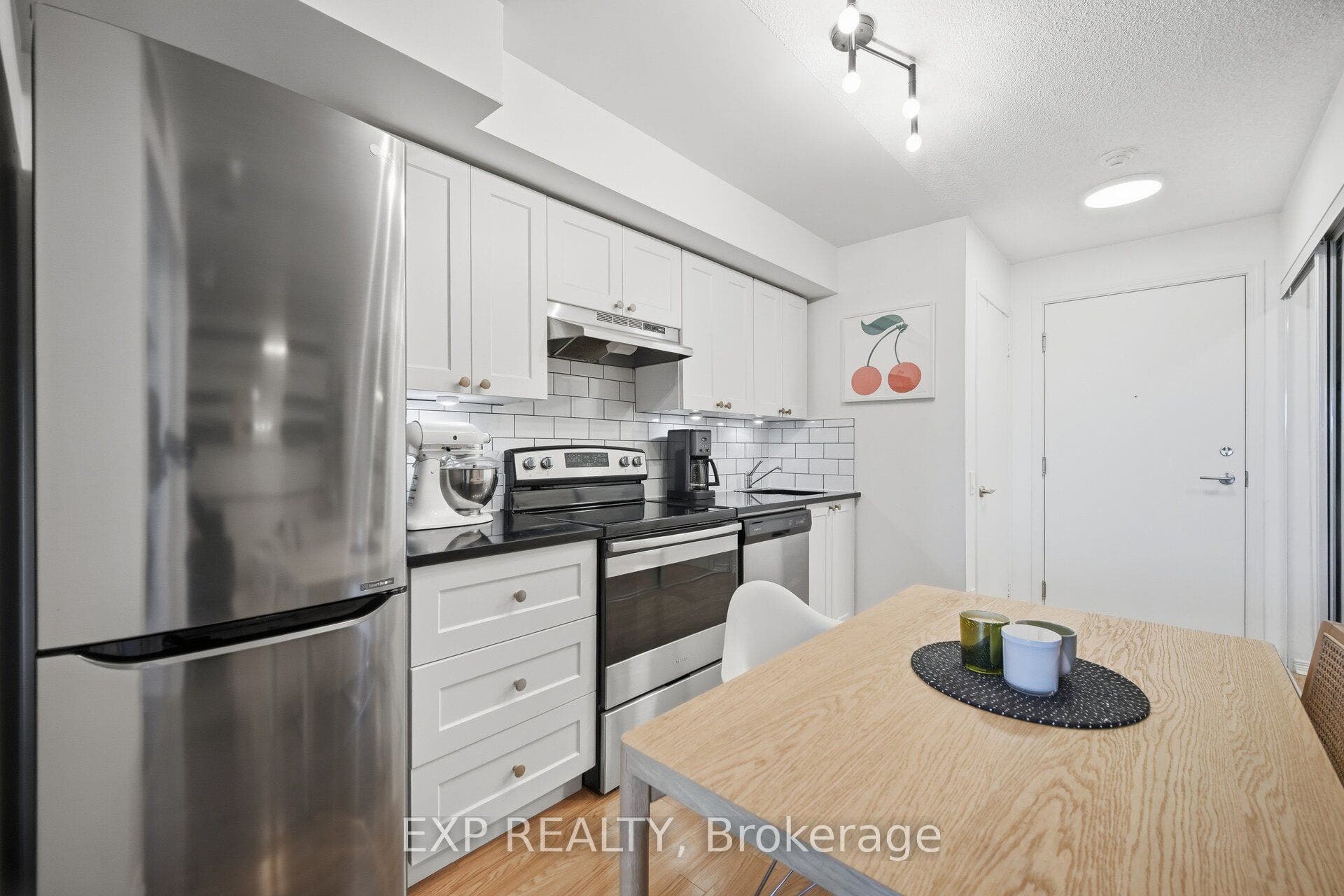 60 Heintzman Street, #1030, Toronto W, Toronto ON M6P 5A1