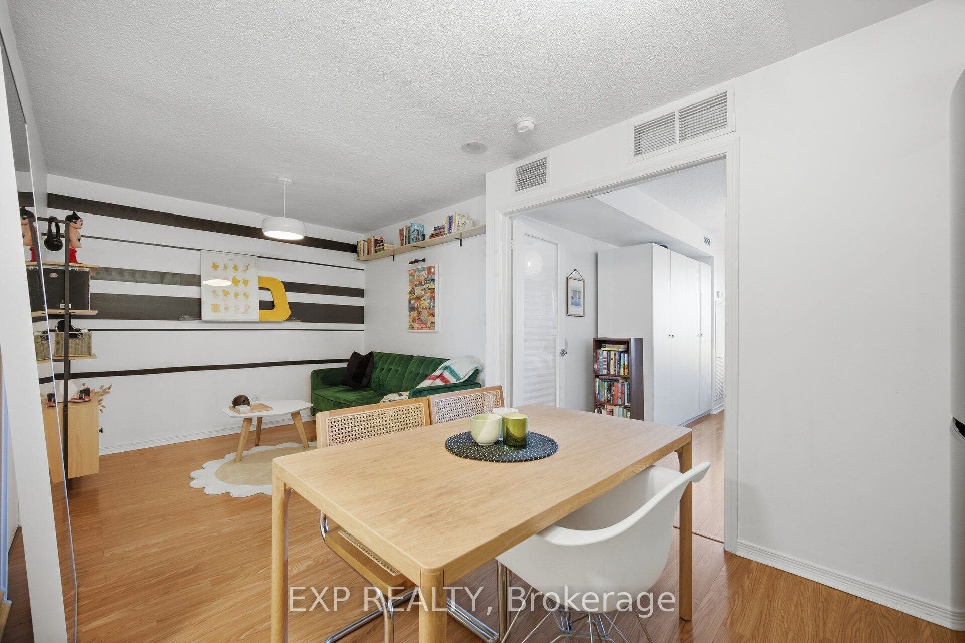 60 Heintzman Street, #1030, Toronto W, Toronto ON M6P 5A1