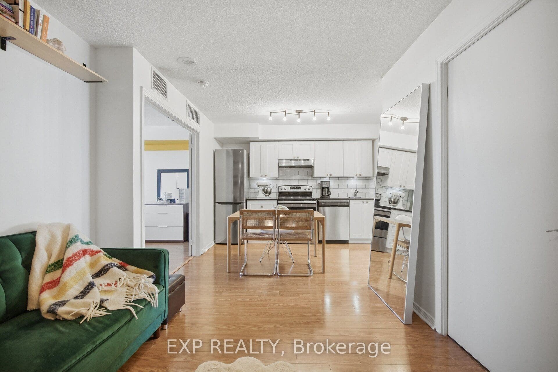 60 Heintzman Street, #1030, Toronto W, Toronto ON M6P 5A1