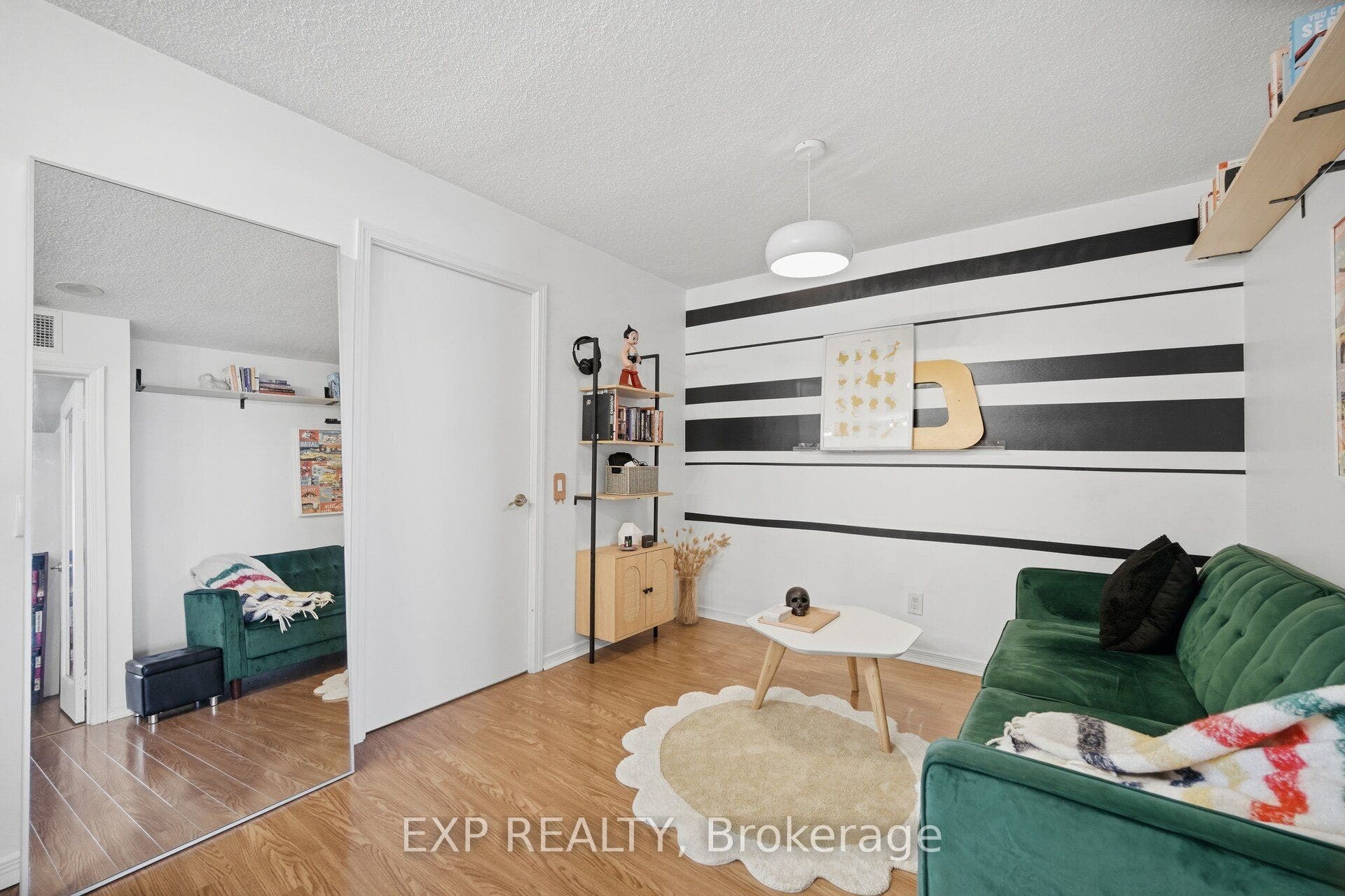 60 Heintzman Street, #1030, Toronto W, Toronto ON M6P 5A1