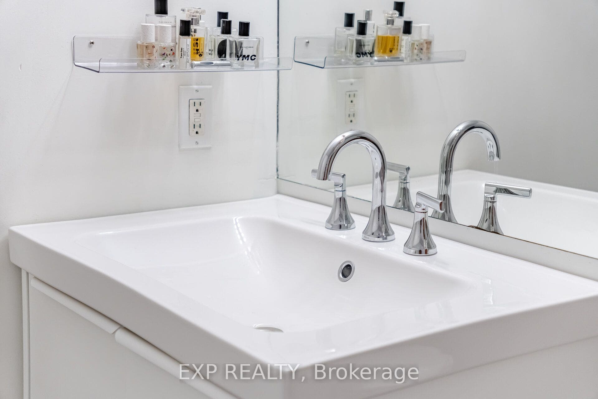 60 Heintzman Street, #1030, Toronto W, Toronto ON M6P 5A1