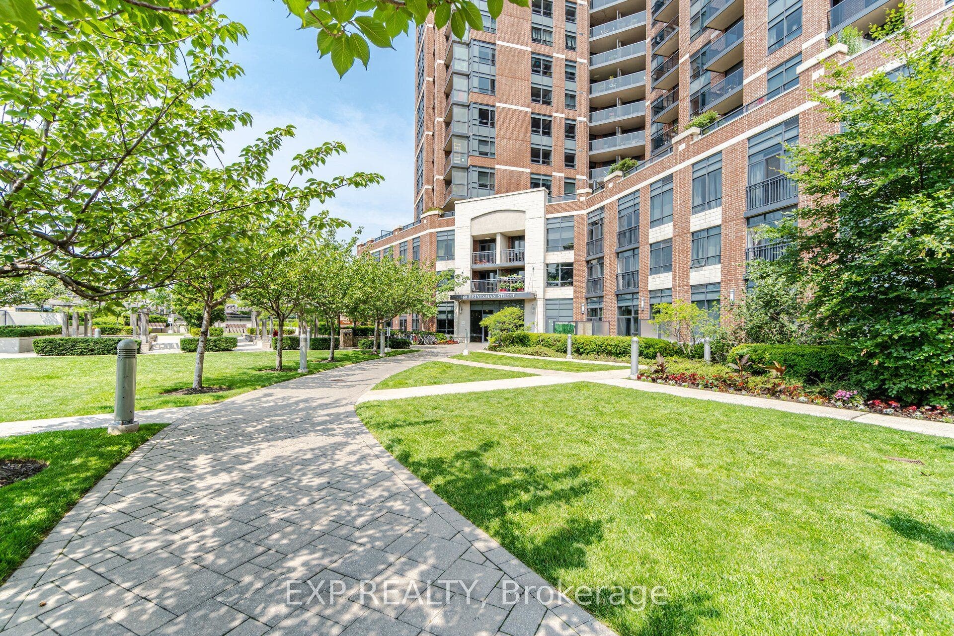 60 Heintzman Street, #1030, Toronto W, Toronto ON M6P 5A1
