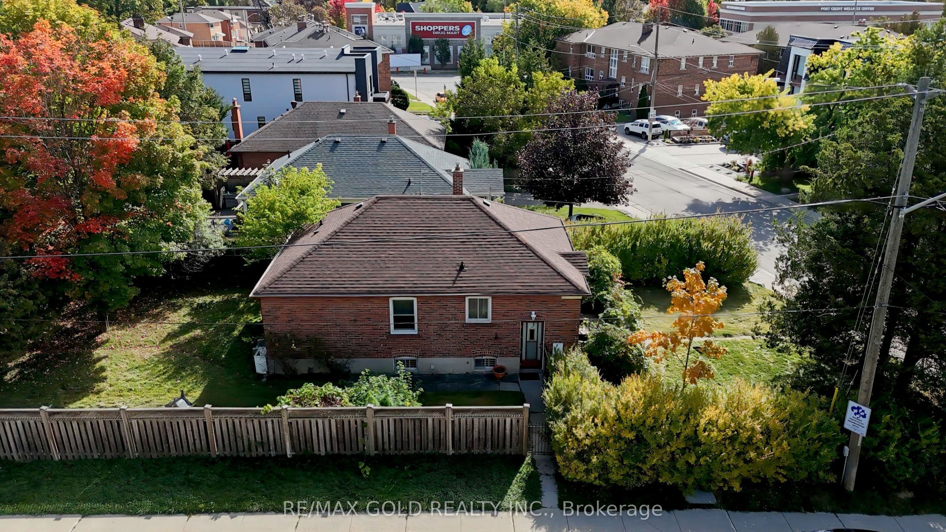 11 Pine Avenue N, Mississauga, Peel ON L5H 2P7