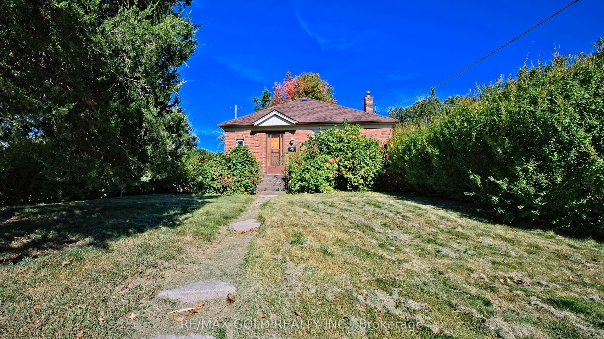11 Pine Avenue N, Mississauga, Peel ON L5H 2P7